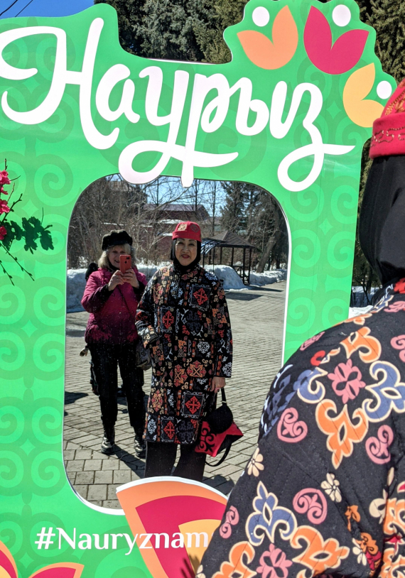 НЕбисерная лавка чудес: Ушки на макушки - продолжаю валять)