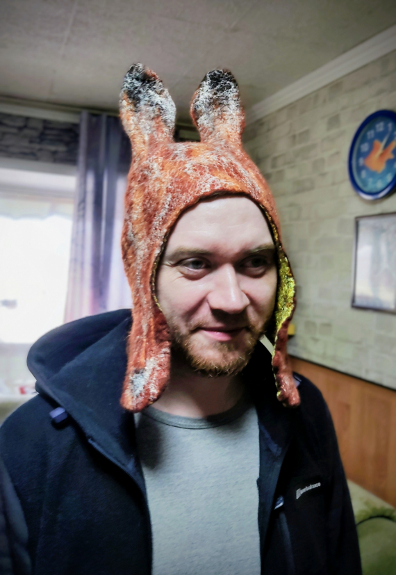 НЕбисерная лавка чудес: Ушки на макушки - продолжаю валять)