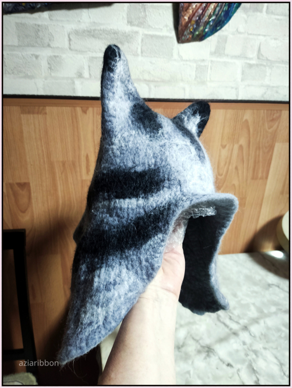 НЕбисерная лавка чудес: Ушки на макушки - продолжаю валять)