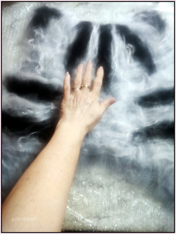 НЕбисерная лавка чудес: Ушки на макушки - продолжаю валять)