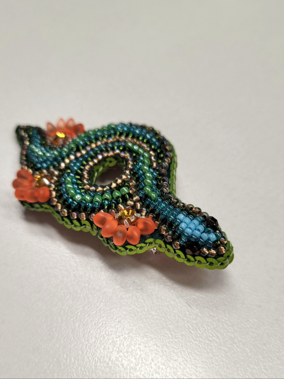 Альбом пользователя Новая: Брошь Змея в цветах айвы