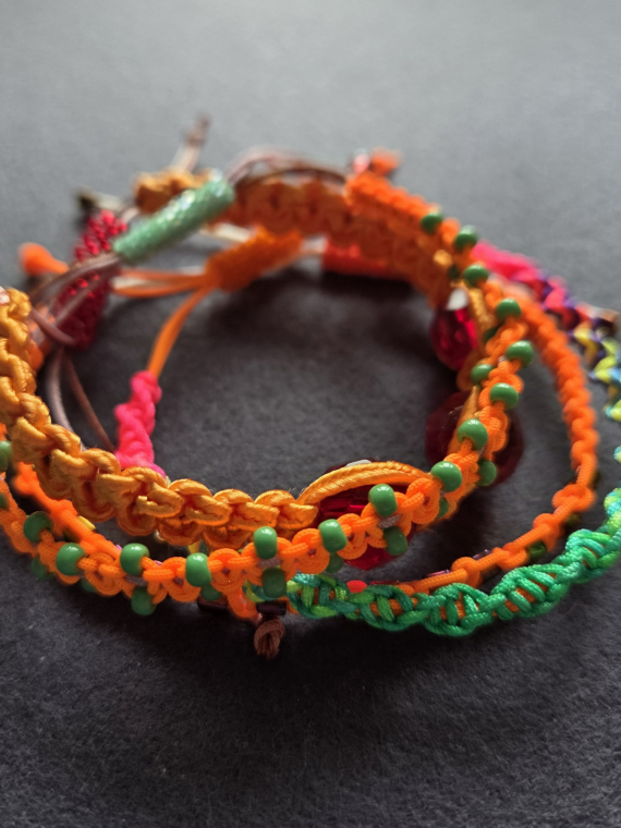 Альбом пользователя Новая: Браслеты Оранжевый июнь