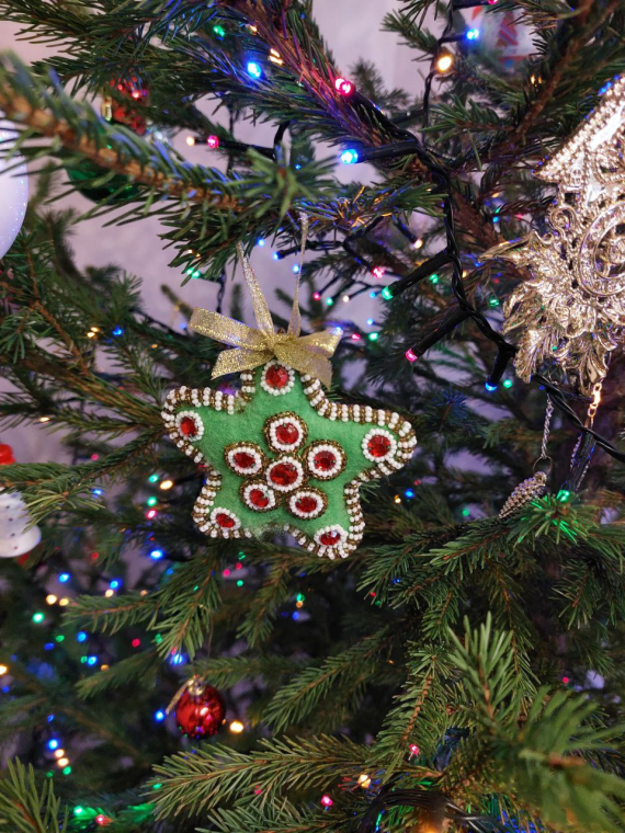 Флешмобы: Елочка-елка, лесной аромат...