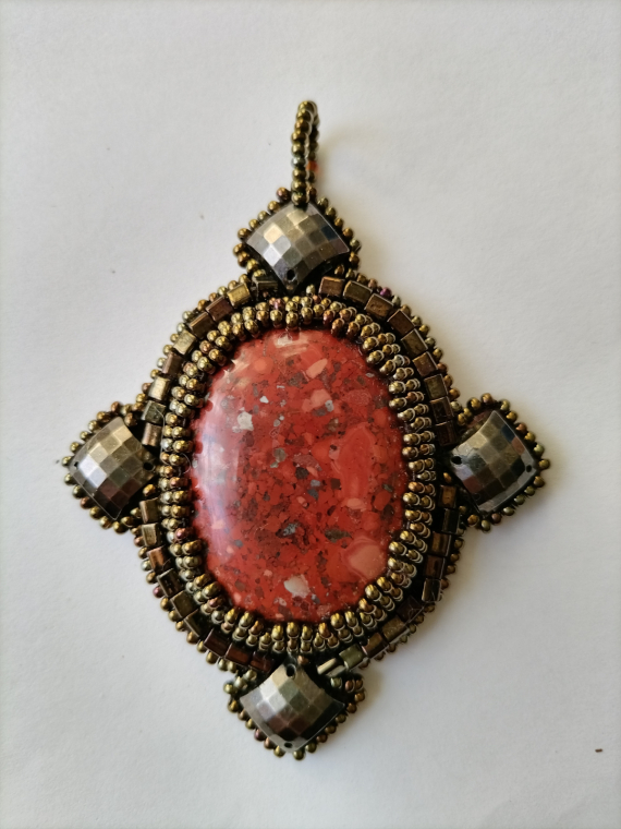 Альбом пользователя tanya_savchenko: Два кулона для одного жгута