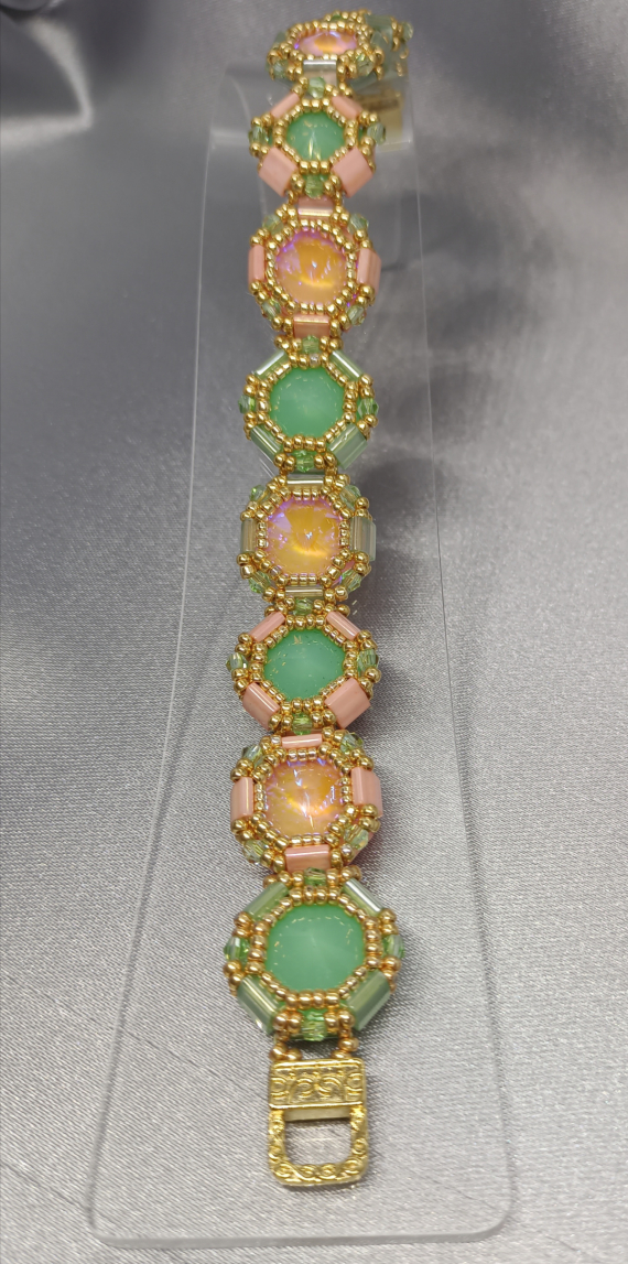 Альбом пользователя Луч: Браслет с риволи из бисера и бусин Tila