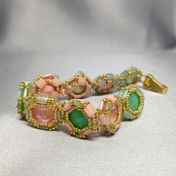 Альбом пользователя Луч: Браслет с риволи из бисера и бусин Tila