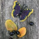 Брошь-кулон "Траурница"