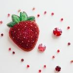 Брошь Клубничка