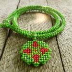 жгут с кулоном.