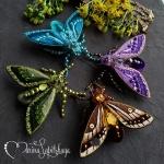 Брошки на природе))