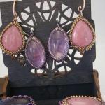 Каменные истории. Комплекты с аметистом и родонитом.