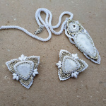 В чистом поле-2, кулон и парные брошки на воротник.