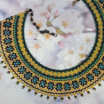 Колье-сетка "Вагончики" по схеме из инета