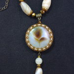 Агатовый кулон Тюльпан.