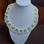 Колье в мелкую розочку