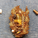 Брошь Медовая