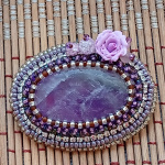 Брошь Скромница