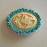 Брошь с кабошоном из бивня мамонта +брошь для флешмоба