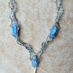 Голубой фриформ с бусинами