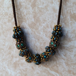 Плетеные бусики