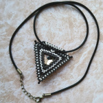 Кулон треугольник из китайской делики