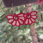 Серьги - белые бусинки в красном